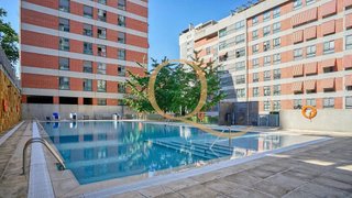 Piso en venta en San Juan Bautista en Madrid