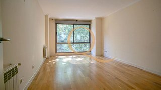 Piso en venta en San Juan Bautista en Madrid