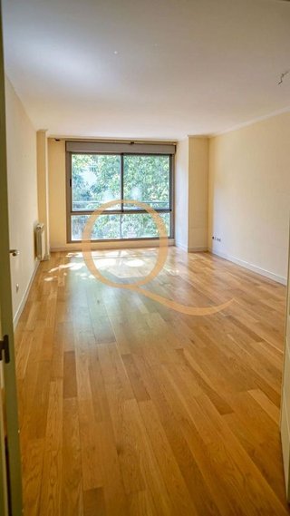Piso en venta en San Juan Bautista en Madrid