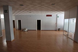 Local comercial en venta en Montijo