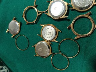 Solo venta persona Cajas de reloj doradas
