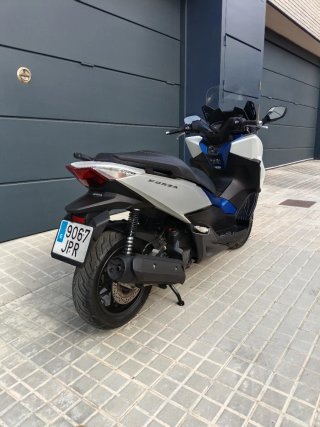 Honda Forza 125 Maxi Scooter