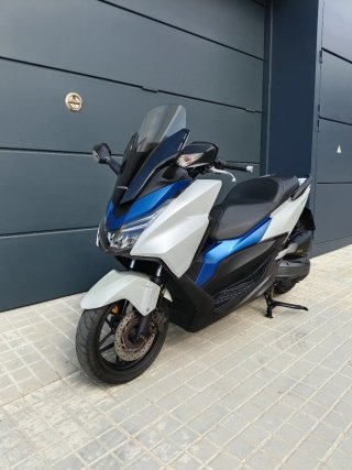 Honda Forza 125 Maxi Scooter