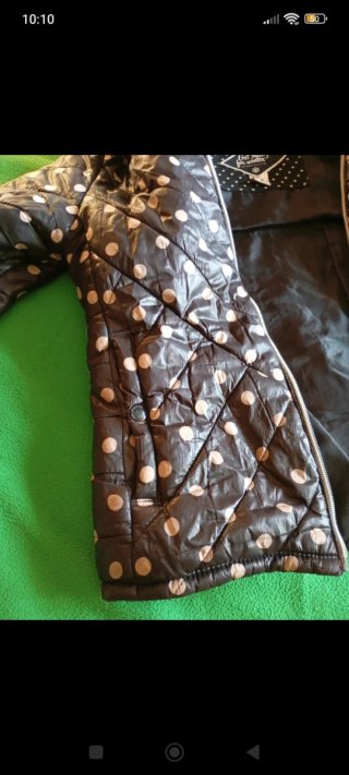 Chubasquero Bershka Talla M Lunares