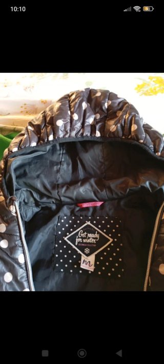 Chubasquero Bershka Talla M Lunares