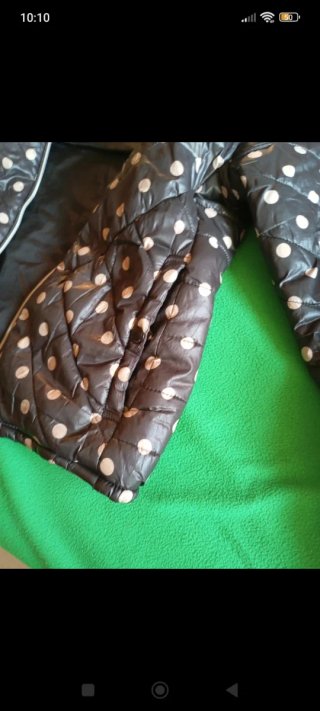 Chubasquero Bershka Talla M Lunares