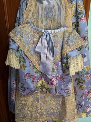 Traje de Fallera Azul y Dorado