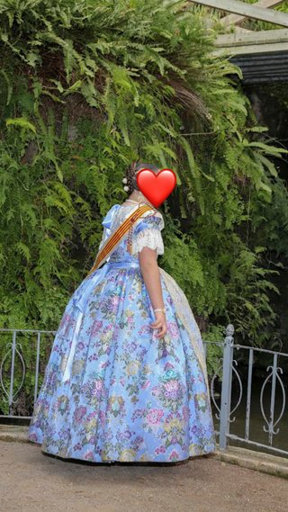 Traje de Fallera Azul y Dorado