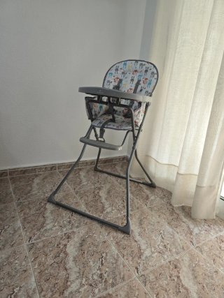 Trona de bebé plegable