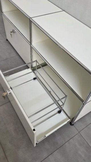 Aparador doble USM HALLER  blanco y plata