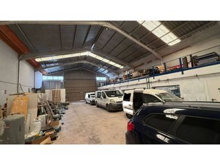 Nave industrial en venta en Santa Cruz - Industria - Polígono Campollano en Albacete