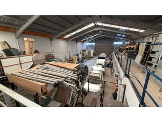 Nave industrial en venta en Santa Cruz - Industria - Polígono Campollano en Albacete