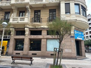 Local comercial en venta en Gros en San Sebastián-Donostia
