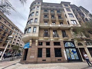 Local comercial en venta en Gros en San Sebastián-Donostia