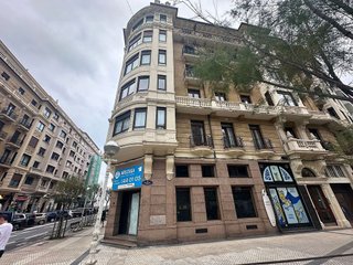 Local comercial en venta en Gros en San Sebastián-Donostia