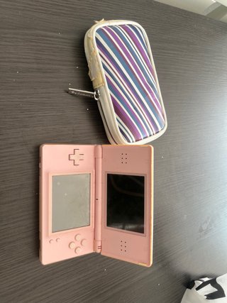Nintendo DS Rosa (Pantalla no funciona)