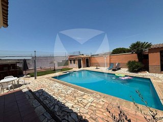 Chalet en venta en Ctra de Sevilla - Ronda sur en Badajoz