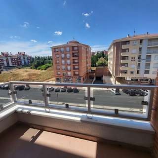 Piso en venta en Universidad en Ávila