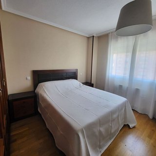 Piso en venta en Universidad en Ávila
