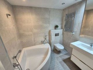 Piso en venta en Cuatro Caminos en Madrid