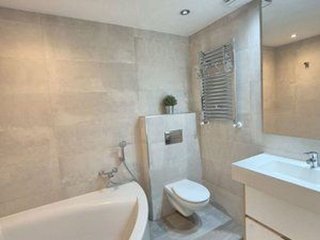 Piso en venta en Cuatro Caminos en Madrid