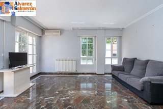 Piso en venta en Bola de Oro - Serrallo en Granada