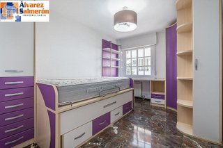 Piso en venta en Bola de Oro - Serrallo en Granada