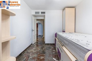 Piso en venta en Bola de Oro - Serrallo en Granada