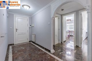 Piso en venta en Bola de Oro - Serrallo en Granada