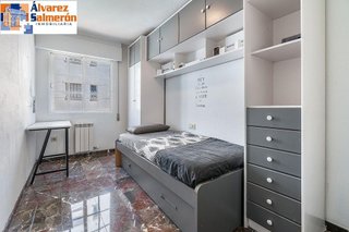 Piso en venta en Bola de Oro - Serrallo en Granada