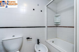 Piso en venta en Bola de Oro - Serrallo en Granada