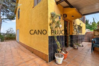 Casa en venta en Vallirana