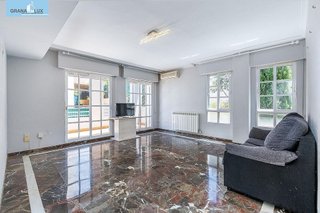 Piso en venta en Bola de Oro - Serrallo en Granada