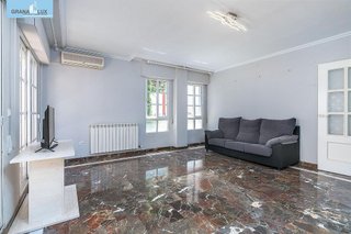 Piso en venta en Bola de Oro - Serrallo en Granada