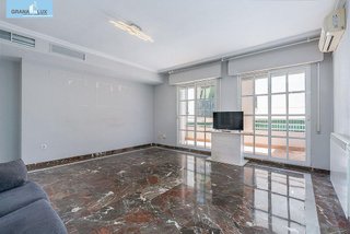 Piso en venta en Bola de Oro - Serrallo en Granada