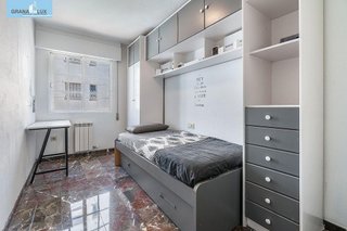 Piso en venta en Bola de Oro - Serrallo en Granada