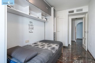 Piso en venta en Bola de Oro - Serrallo en Granada
