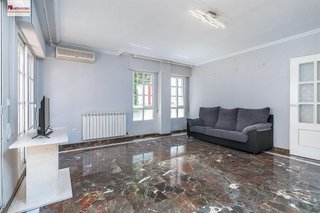 Piso en venta en Bola de Oro - Serrallo en Granada
