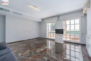 Piso en venta en Bola de Oro - Serrallo en Granada