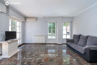 Piso en venta en Bola de Oro - Serrallo en Granada