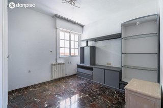 Piso en venta en Bola de Oro - Serrallo en Granada