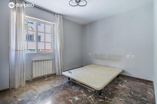 Piso en venta en Bola de Oro - Serrallo en Granada
