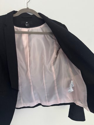 Americana corta H&M negra forro rosa Talla XS
