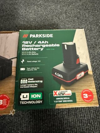 Batería 4Ah y Cargador 12V Parkside