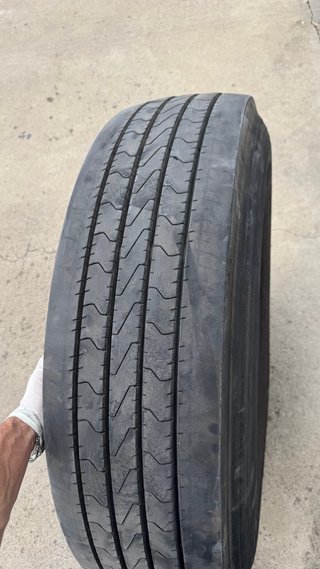 Rueda Camión 295/80R22.5 al 90% muy pocos KM