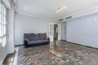 Piso en venta en Bola de Oro - Serrallo en Granada