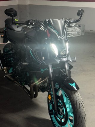 Yamaha MT-07 Naked Negra