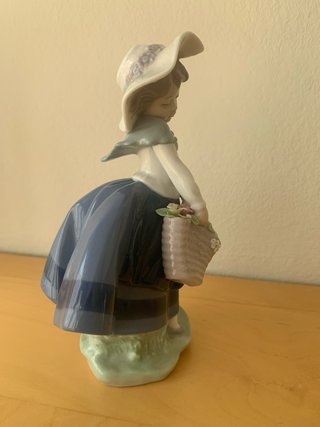 Figura Lladró Niña Cesta Flores Porcelana