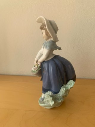 Figura Lladró Niña Cesta Flores Porcelana