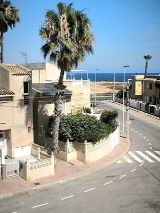 Casa adosada en venta en Playa de los Locos en Torrevieja